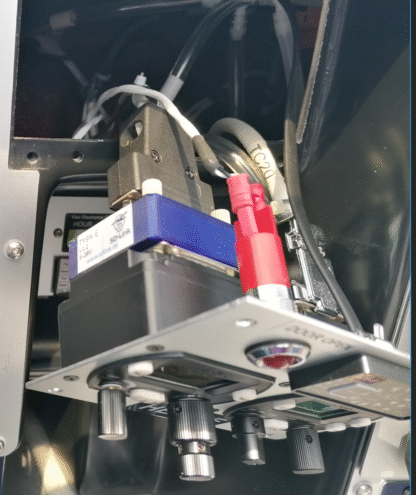 SD-Link TY9X-E-E Bluetooth Adapter für Skydemon installiert im Cockpit