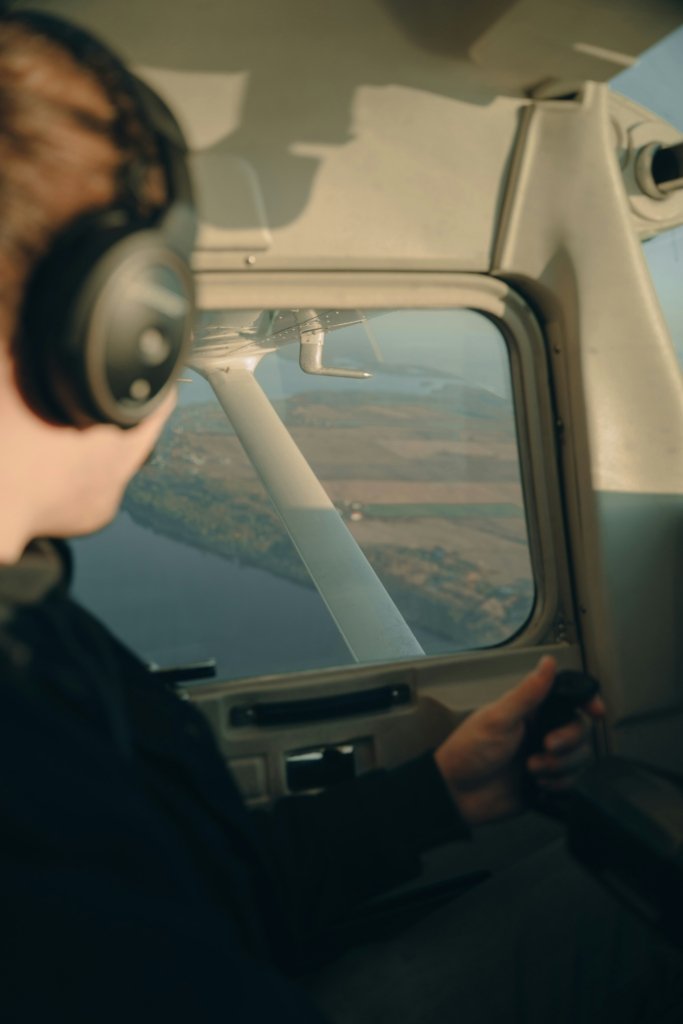 Pilot im Cockpit