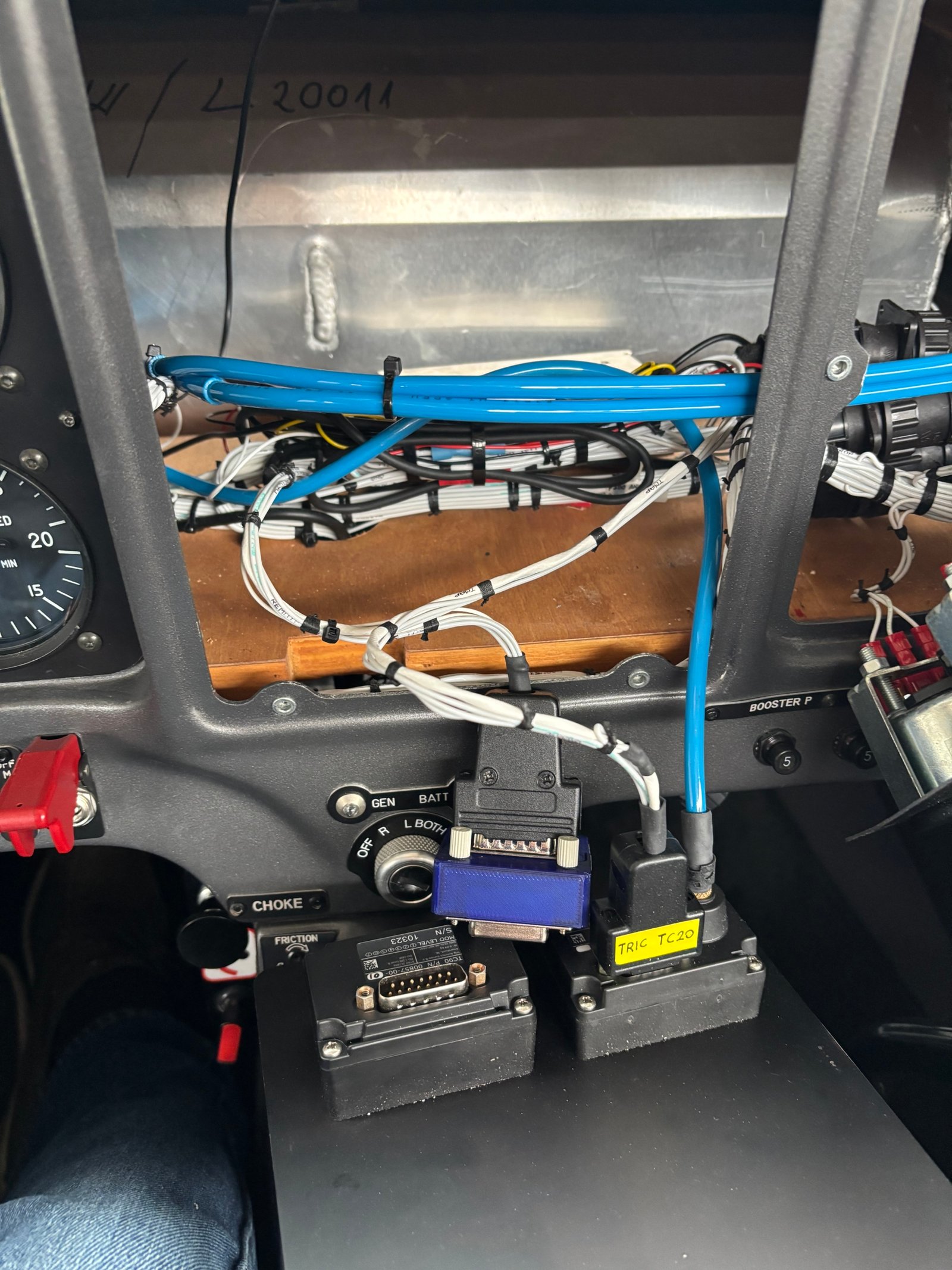 SD-Link TY9X-E fitted to a Pioneer 200